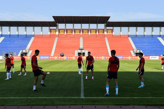 英联杯-伊萨克破门戈登建功 阿森纳0-2纽卡斯尔